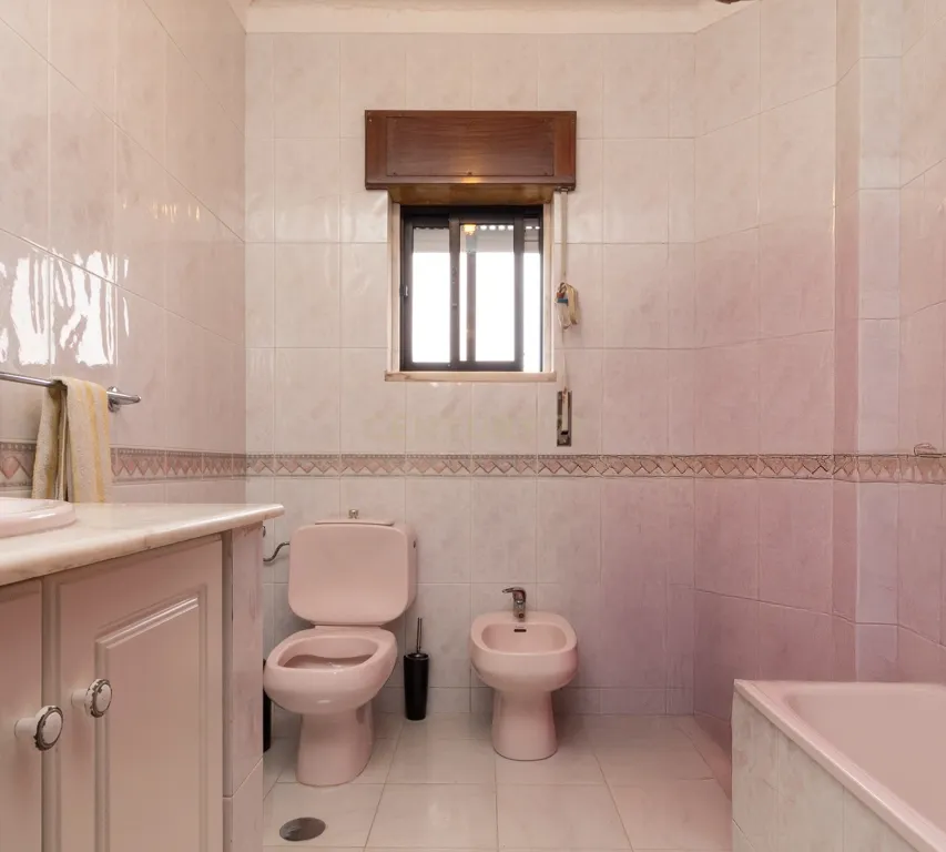 Apartamento T3 com garagem e arrecadação em Abrantes - Image 25