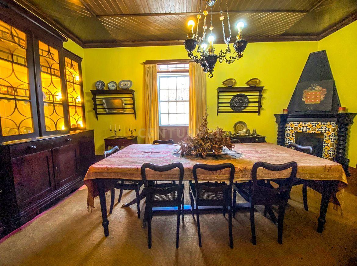 Sumptuosa e ancestral moradia para habitação particular ou turismo de habitação, com onze quartos, no centro de Oliveira do Conde, Carregal do Sal - Image 8