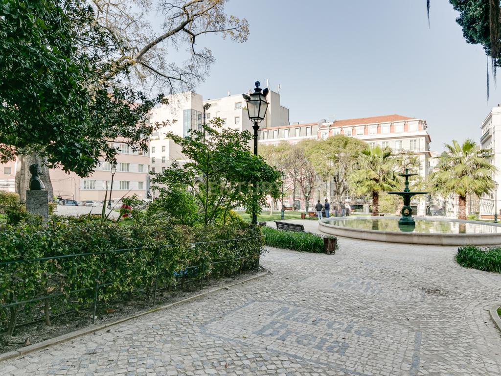 Apartamento T2+1 inserido no emblemático Edifício "Alegria 25". - Image 45