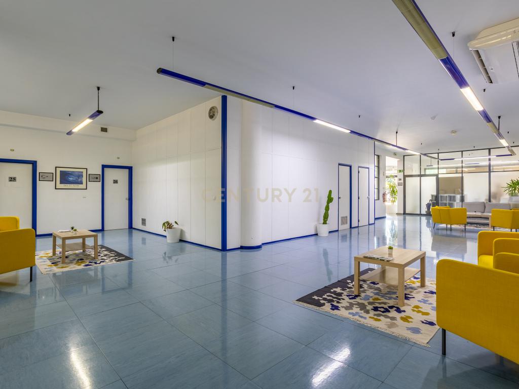 Edifício Comercial em Carnaxide - 5 Pisos - Image 37