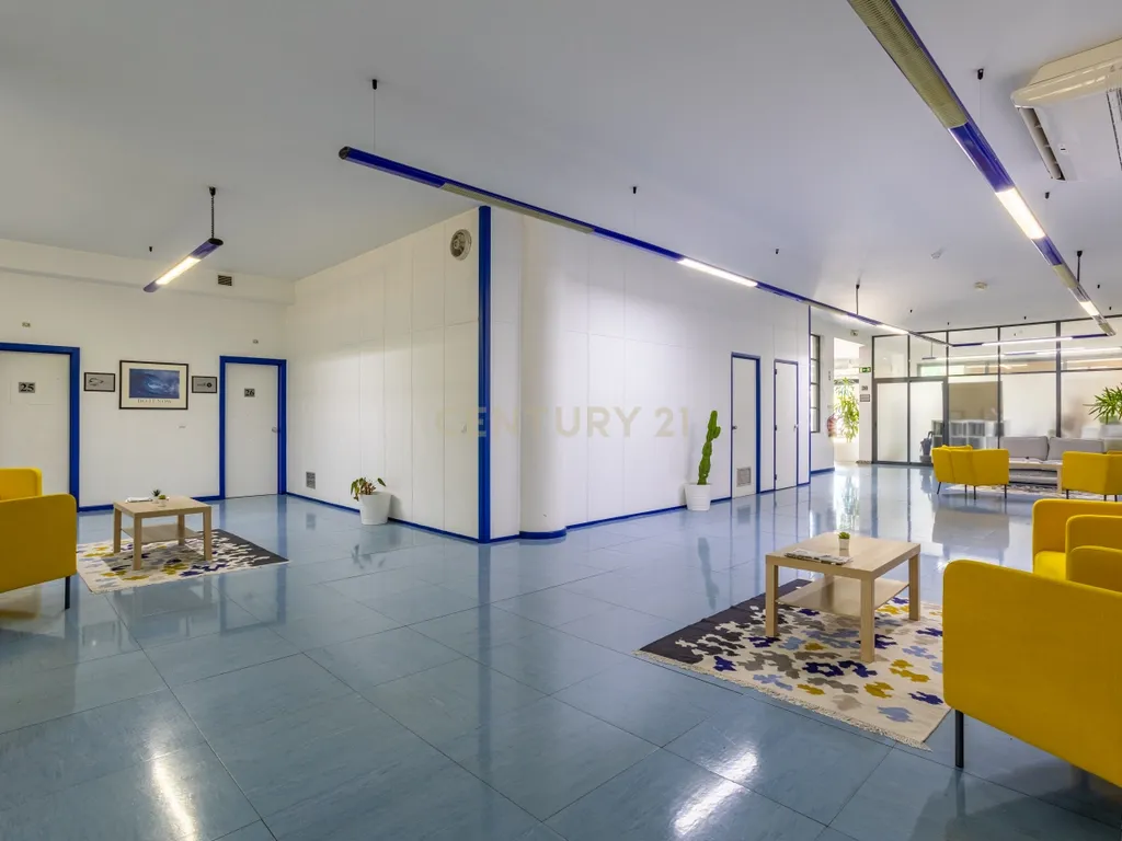 Edifício Comercial em Carnaxide - 5 Pisos - Image 37