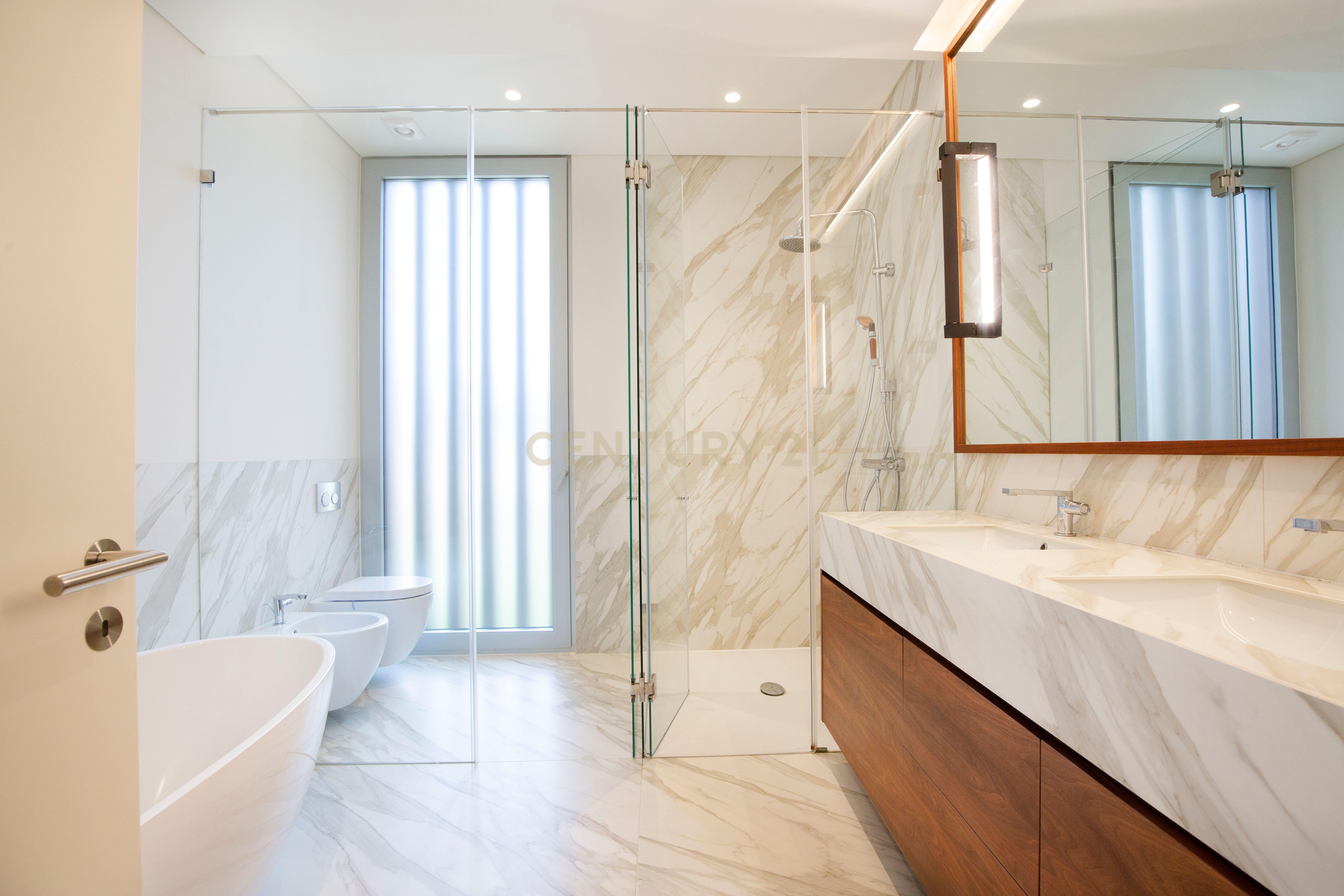 Moradia T5 no Bloom Marinha - Image 25