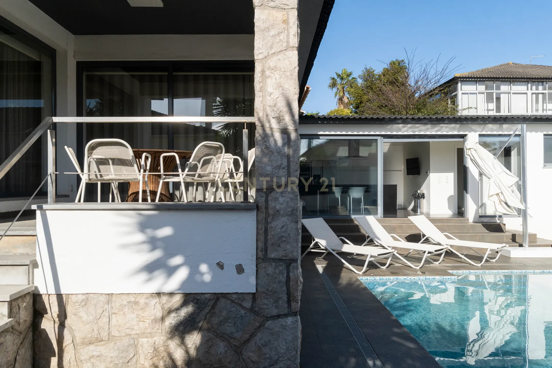 🏡 Luxo em Cada Detalhe: Moradia Exclusiva em Birre, Cascais - Image 42