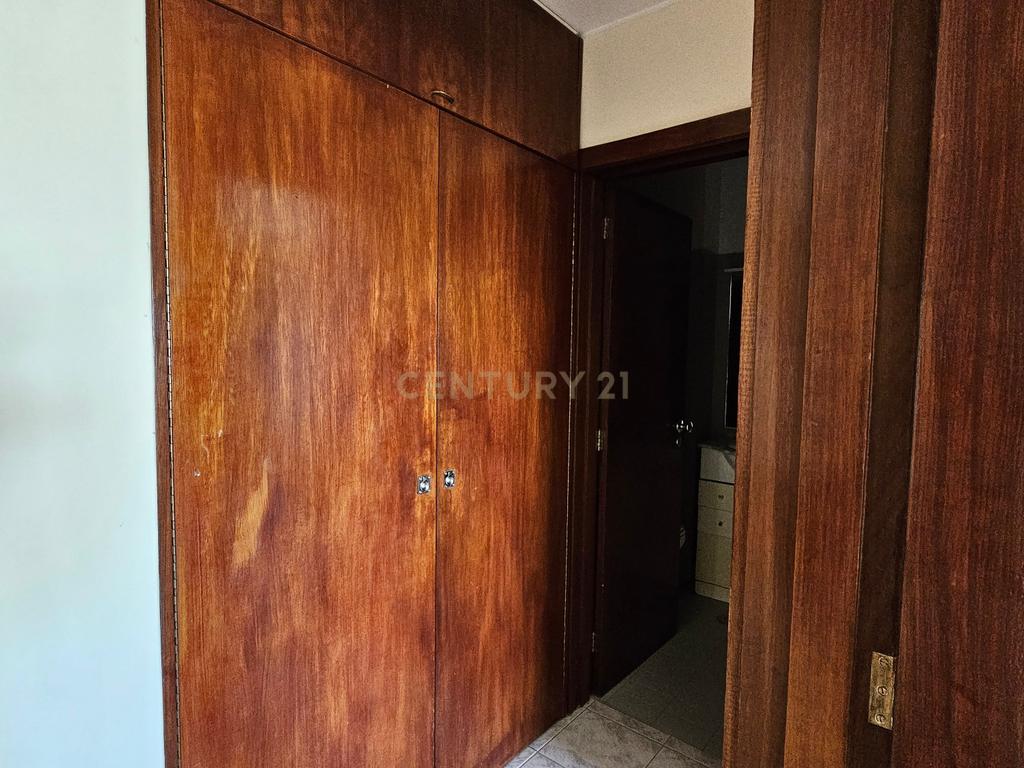 Apartamento T2 com garagem, Matosinhos - Image 10