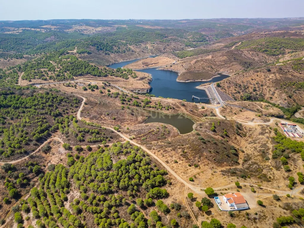 Terreno com Projeto Aprovado para Hotel de 5 Estrelas em Alcoutim - Image 1