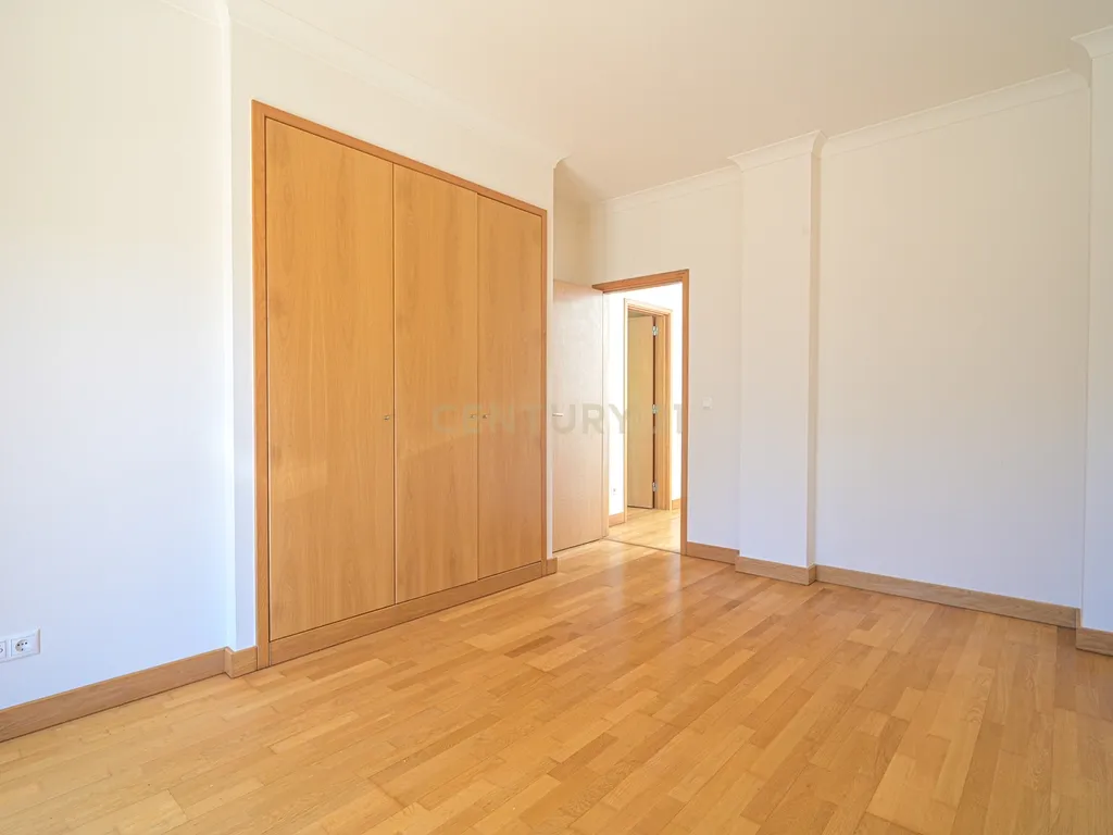 Moradia em Banda T4 no Empreendimento Oeiras Golfe Residence - Image 32