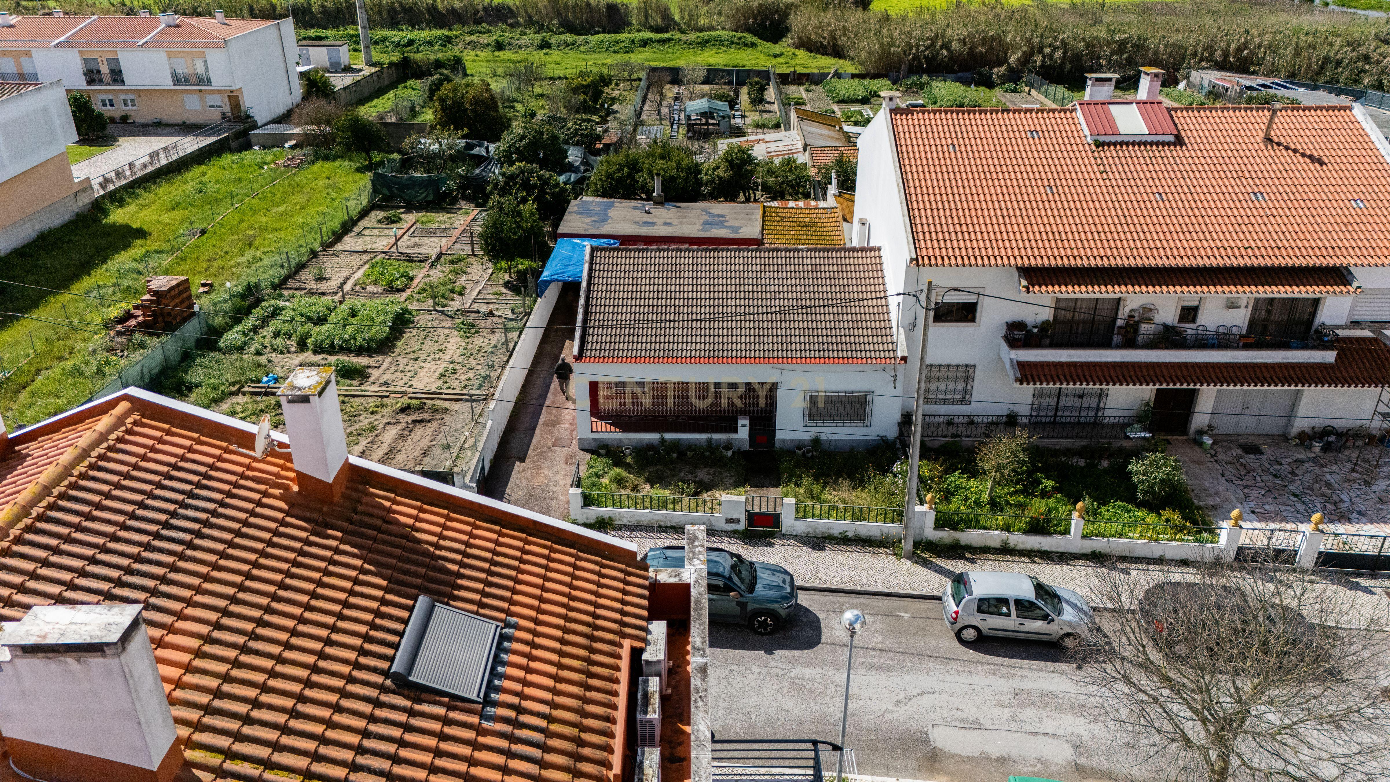 Fotografia 4 de Moradia T3 em Alhos Vedros, Moita com terreno de 1320m2