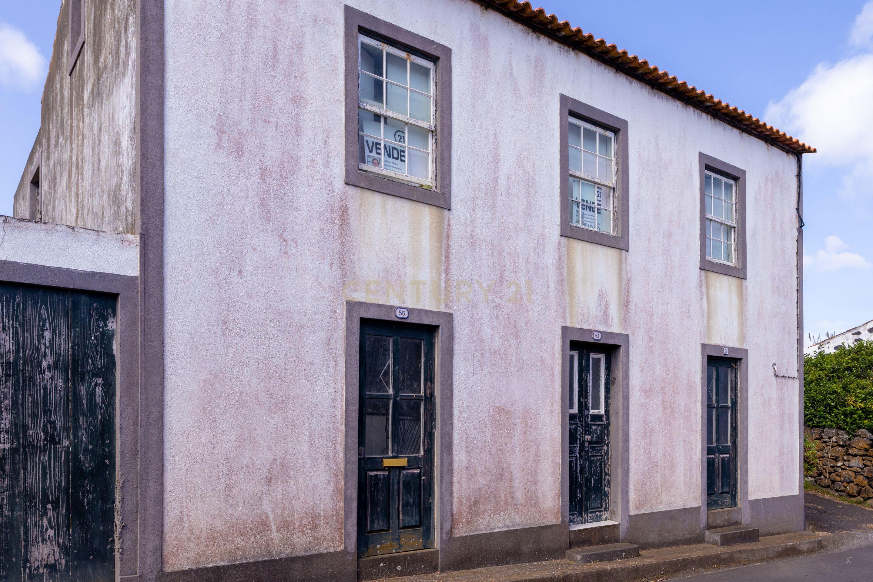 Moradia T4 em São Mateus, €130.000