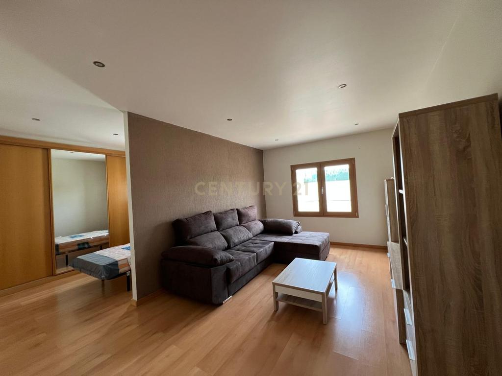 Apartamento T4 no Entroncamento – Rés do chão com terraço - Image 12