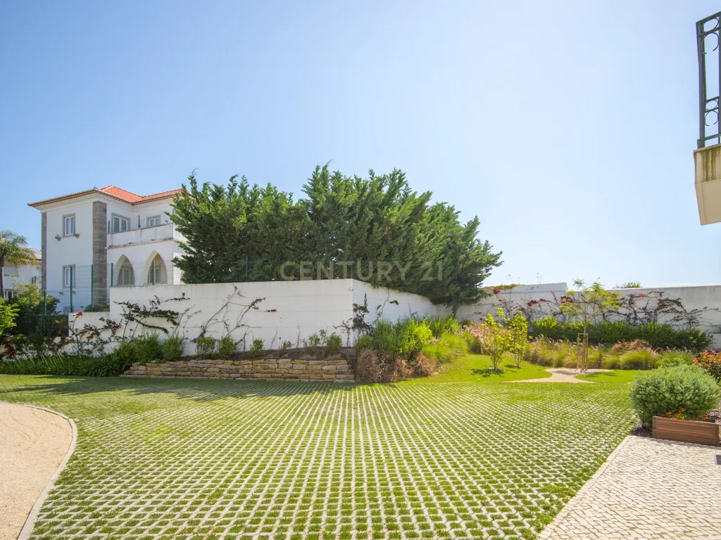 Apartamento T4 com Vista Mar em Condomínio Privado – Monte Estoril - Image 39