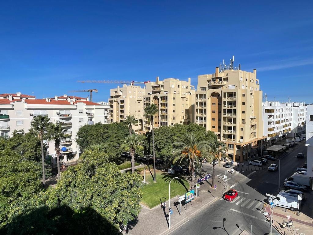 Exclusivo Apartamento T2 - Quarteira - Lugar de Garagem - Varandas - Praias - Marina Vilamoura - Image 1