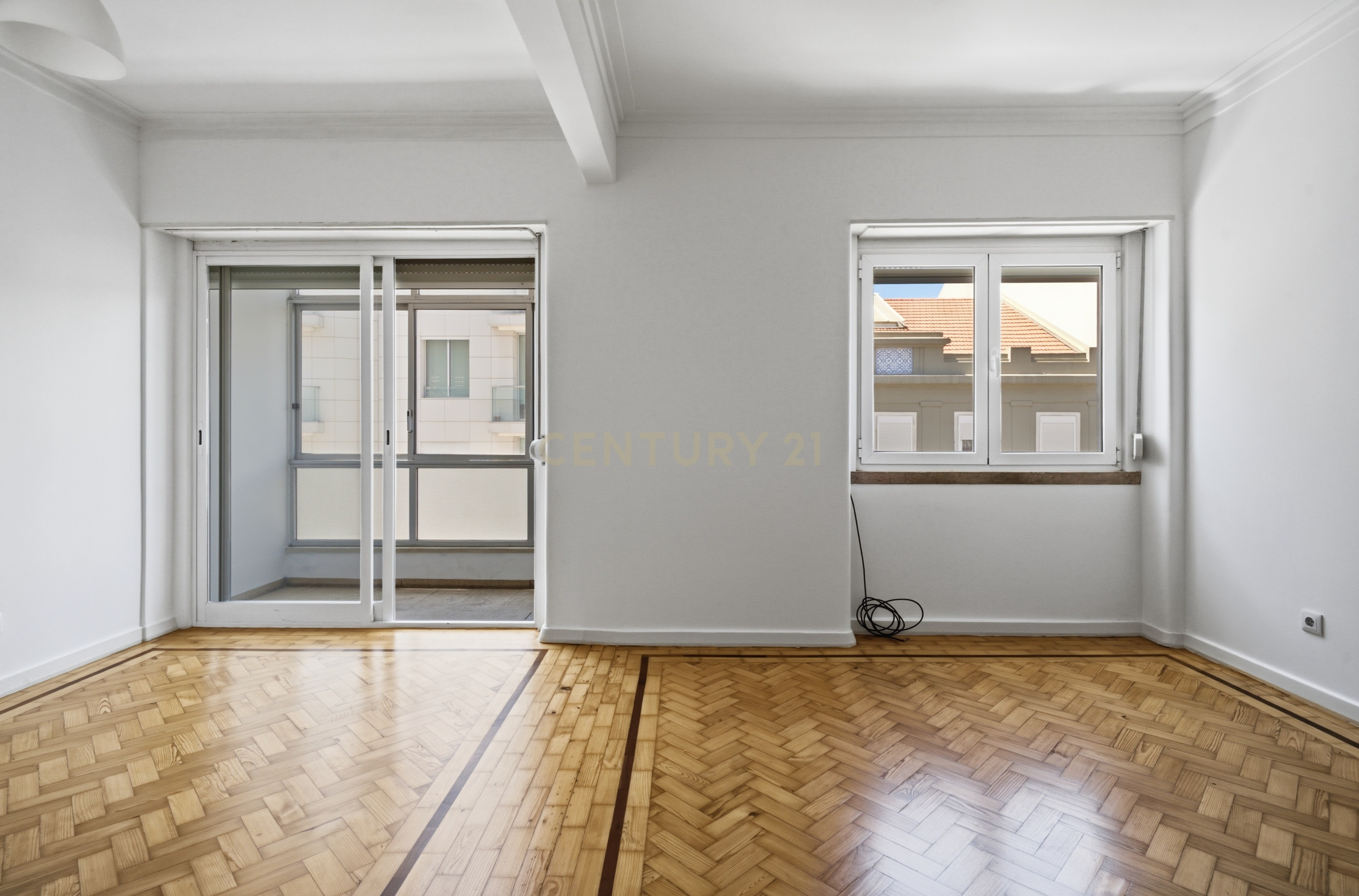 Fotografia 7 de Excelente T3 com Potencial T4 para Arrendamento na Avenida Óscar Monteiro Torres - Lisboa