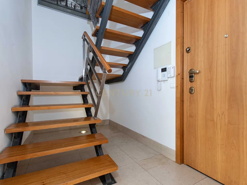 Duplex em Estados Unidos Da America, Lisboa com Vista para a Cidade - Image 17