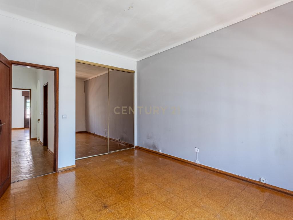Espaçosa Moradia T3 em Azambuja, Lisboa - Image 24