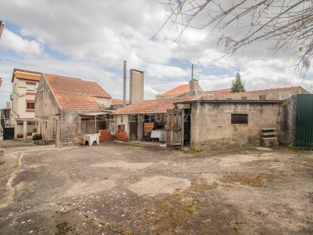 Casa antiga para recuperar com terreno e árvores de fruto, Alhadas, Figueira da Foz. - Image 24