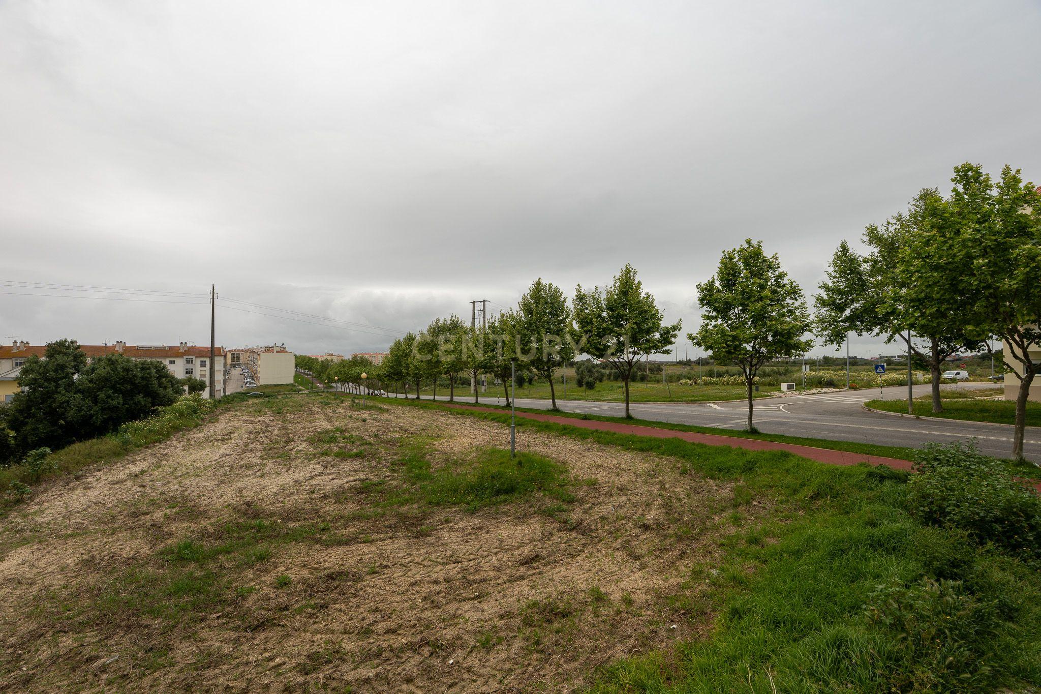 T2 em Excelente Estado no Montijo – Rés-do-chão Alto com Parqueamento e Arrecadação! - Image 22