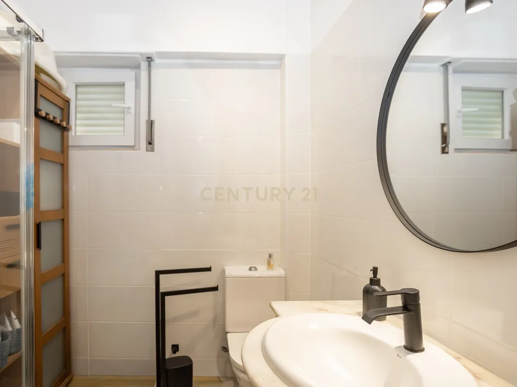 Apartamento T2 com Varanda Cruz de Pau, Amora - Seixal - 0651-06250 - Image 25