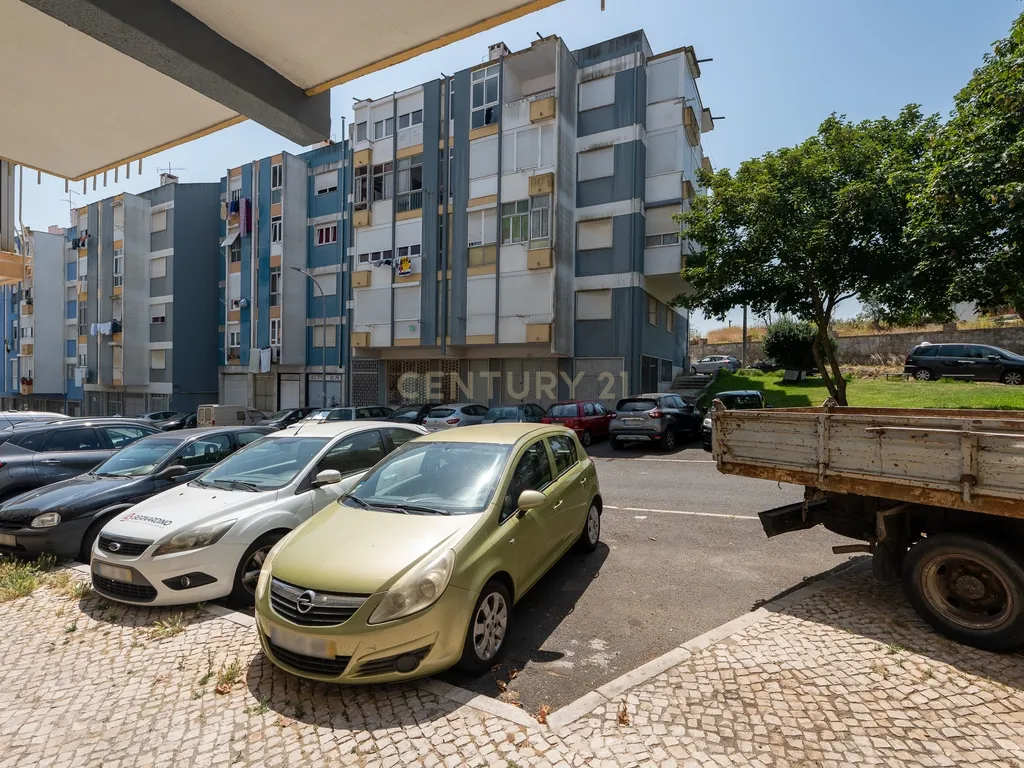 ** APARTAMENTO T2 NA AMADORA, PERTO DO METRO E DO COMBOIO ** - Image 25