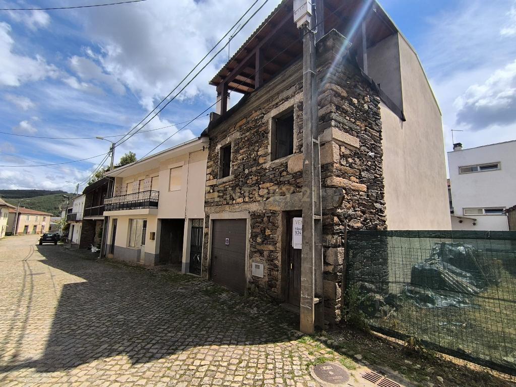 Armazém em Pré-Construção de Moradia em Quintanilha - 50.000€ - Image 5