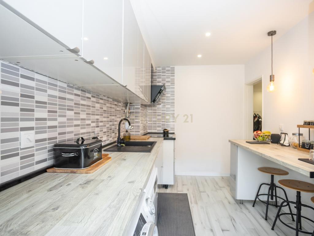 T3 em Belas com renovações em Sistema de Propostas Multiplas - Image 25
