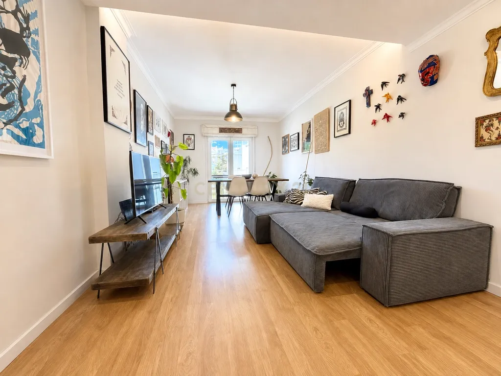 Apartamento T2 Renovado | Fontainhas | Cascais - Image 5