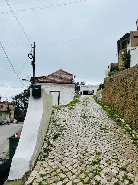 INVESTIMENTO IMPERDÍVEL EM PORTO BRANDÃO – TERRENO COM PRÉDIO EM RUÍNA PARA REABILITAÇÃO - Image 1