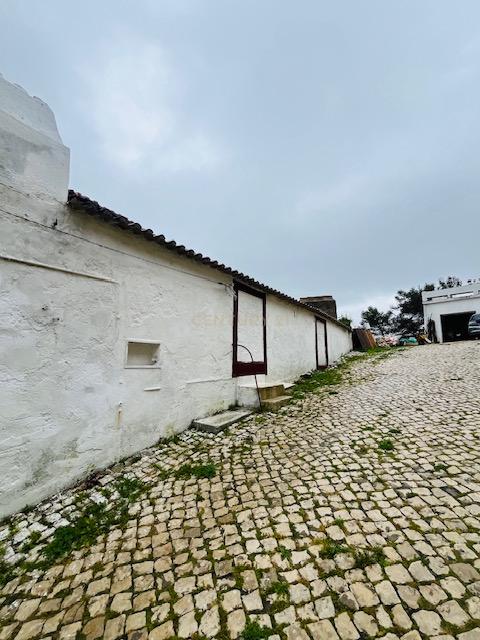 INVESTIMENTO IMPERDÍVEL EM PORTO BRANDÃO – TERRENO COM PRÉDIO EM RUÍNA PARA REABILITAÇÃO - Image 4