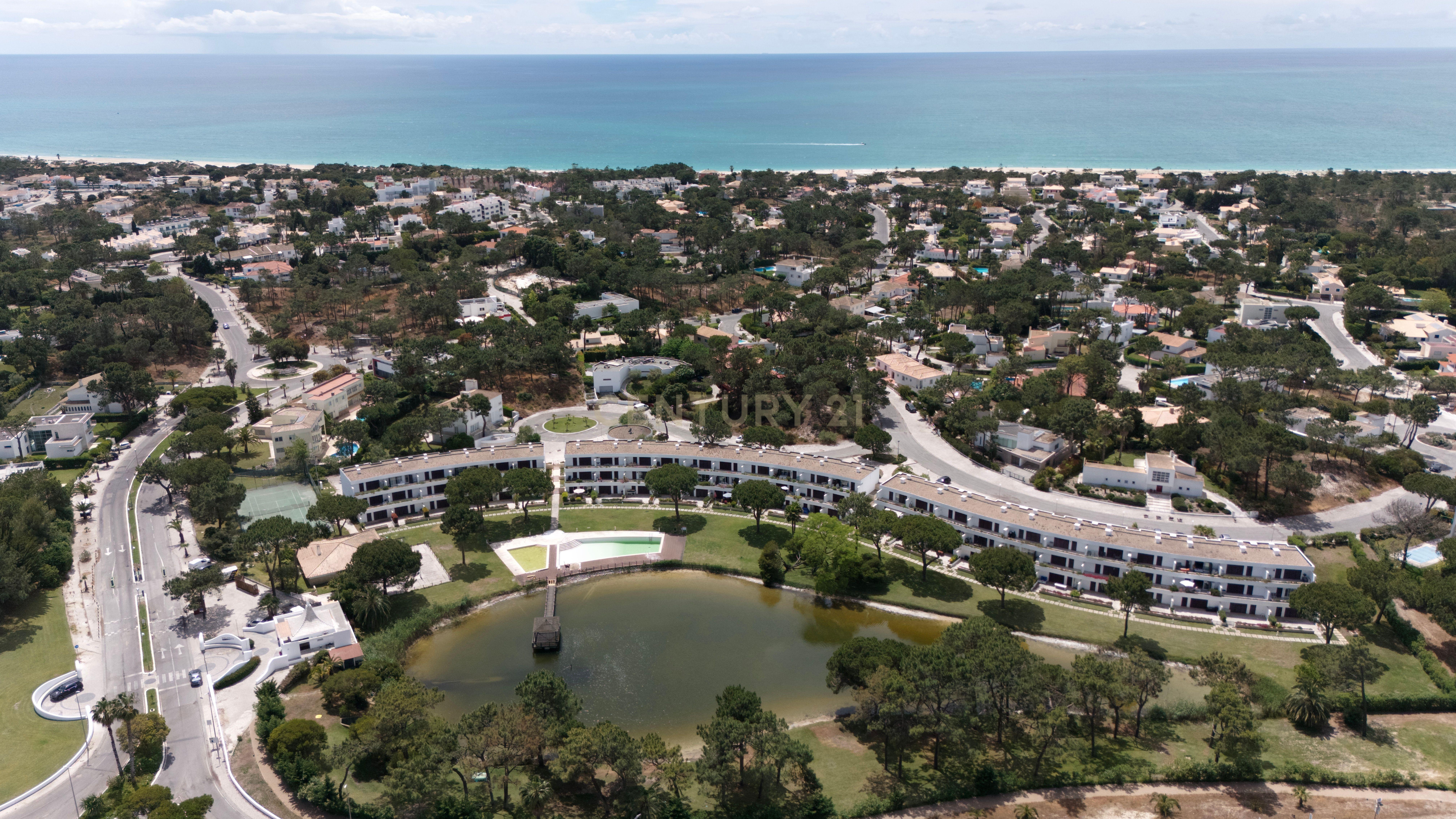 Fotografia 5 de Apartamento T1+1 com terraco privativo no Empreendimento do Lago - Soltroia