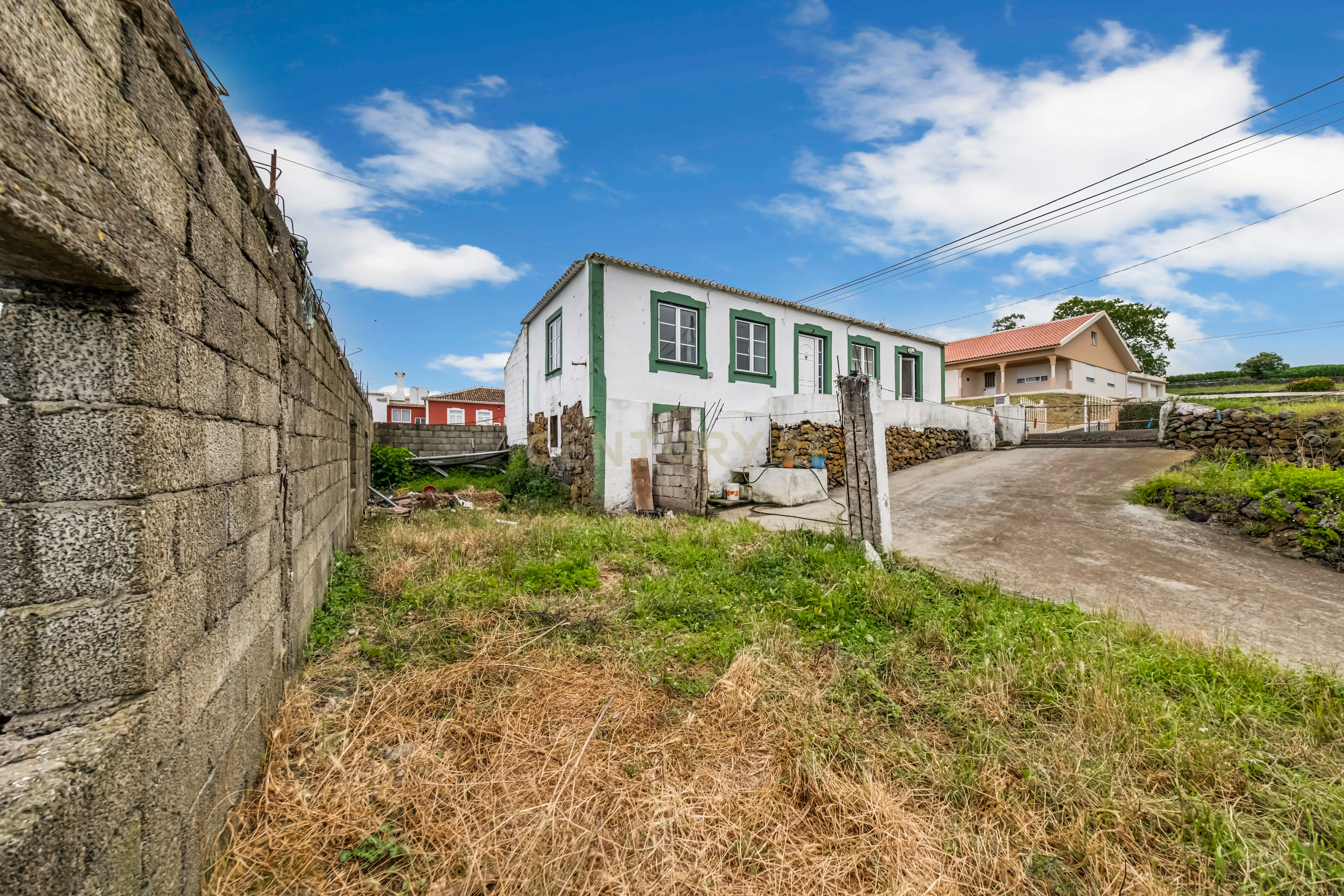 Fotografia 3 de Moradia para Remodelar com Terreno | Vila do Porto Judeu