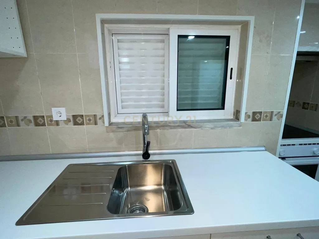 Imóvel de rendimento | Charneca da Caparica | 7 apartamentos | 100% arrendado - Image 16