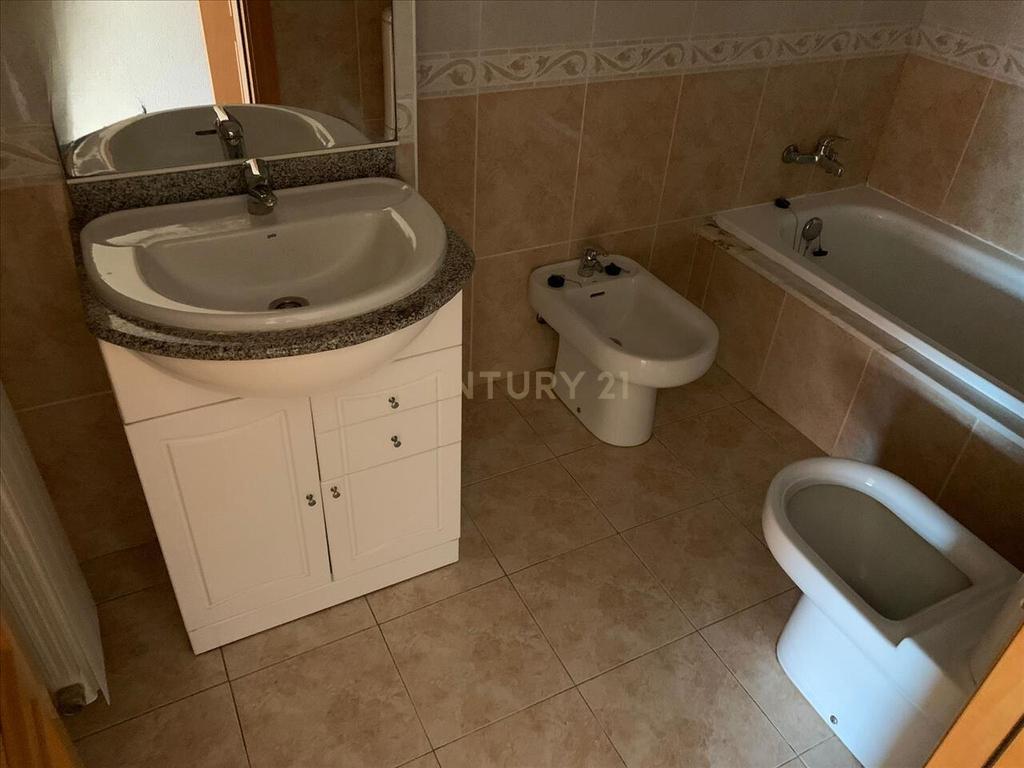 Apartamento T4 c/suite e estacionamento Alhos Vedros - Image 18