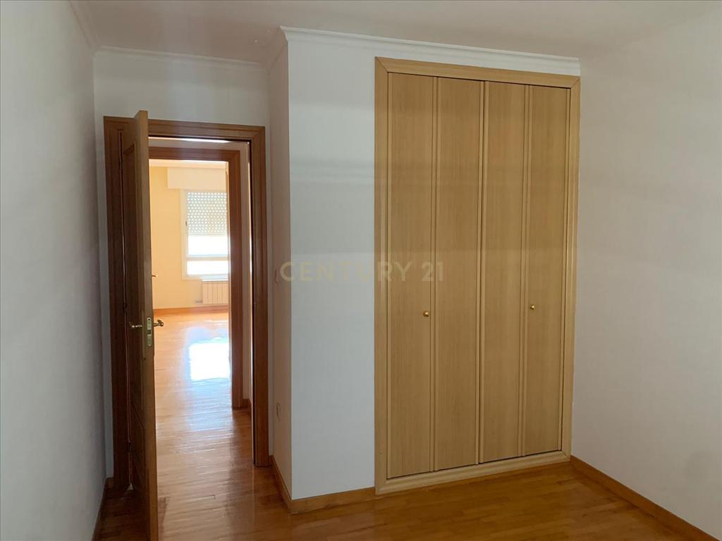 Apartamento T4 c/suite e estacionamento Alhos Vedros - Image 11