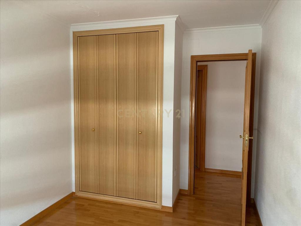 Apartamento T4 c/suite e estacionamento Alhos Vedros - Image 14