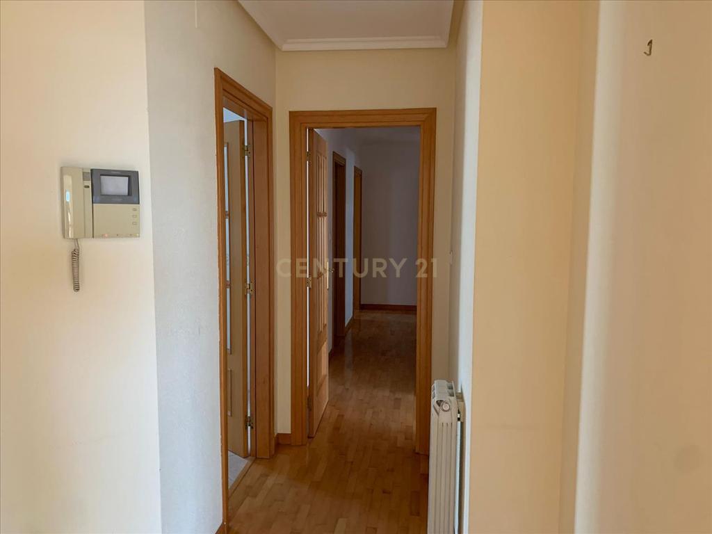 Apartamento T4 c/suite e estacionamento Alhos Vedros - Image 2
