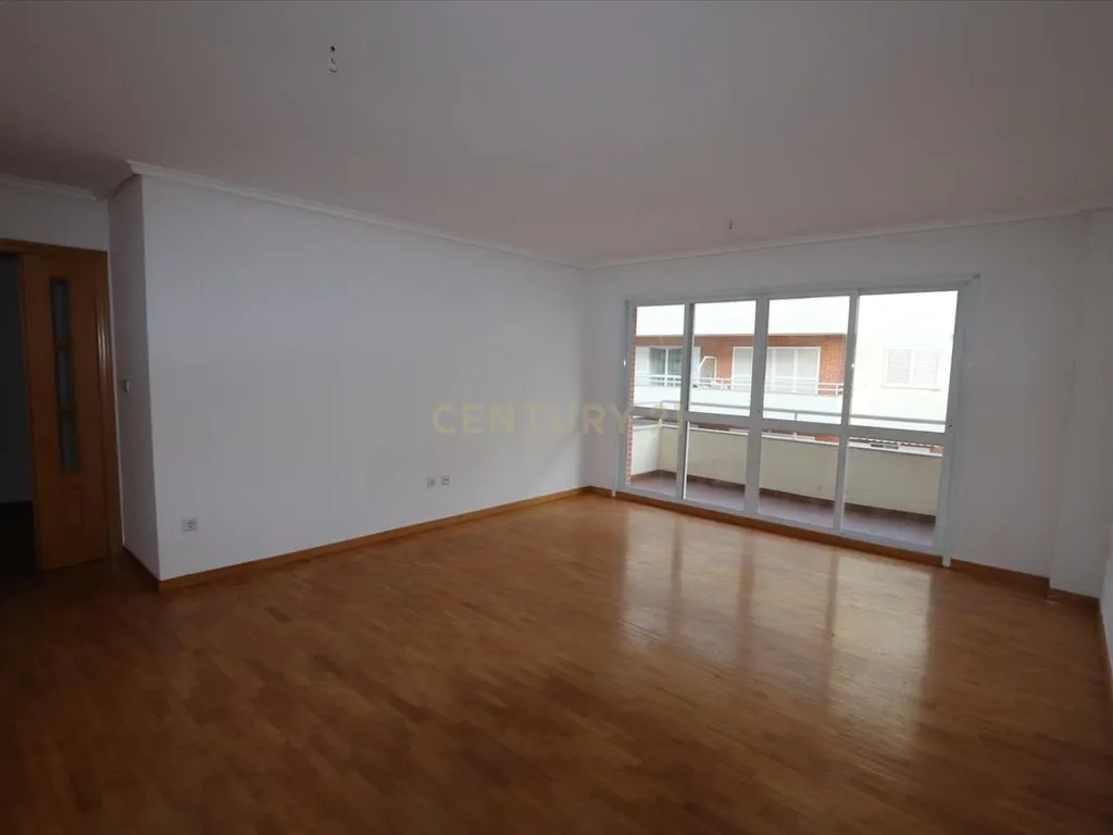 Apartamento T3c/suite em Alhos Vedros - Image 2