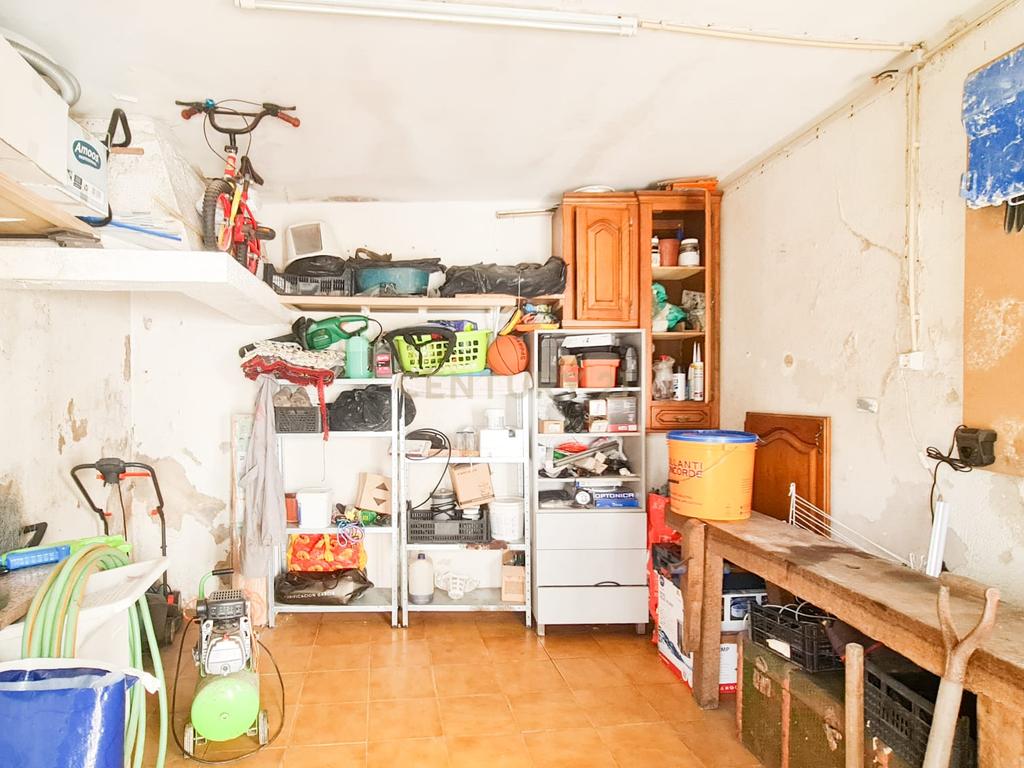 MORADIA INDEPENDENTE T3 COM GARAGEM FECHADA, ARRUMO E LOGRADOURO - Image 46