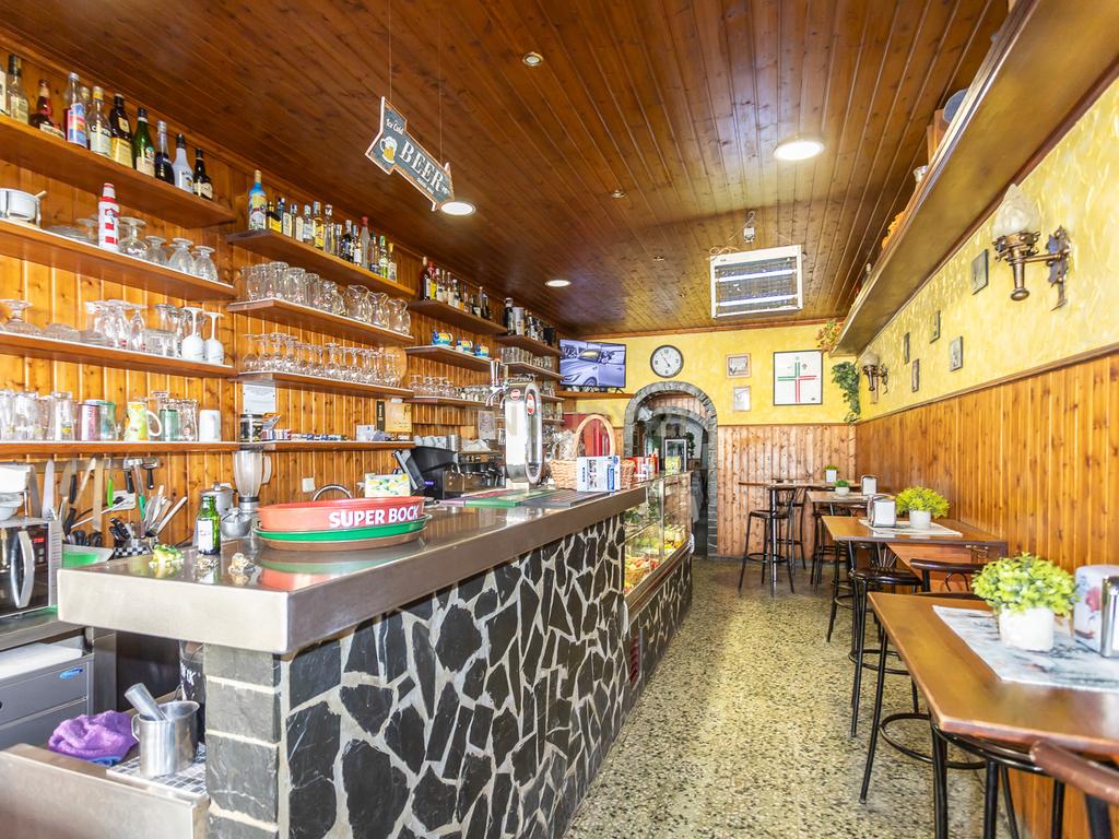 Moradia transformada em Restaurante - Santo António - Costa de Caparica - Image 7
