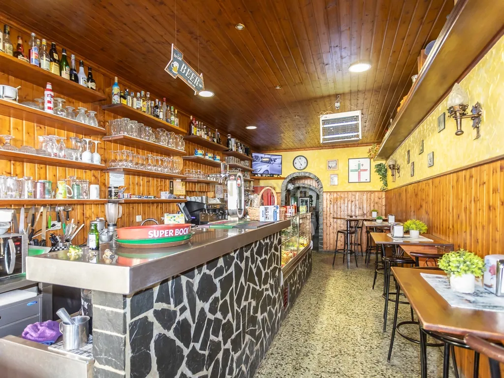 Moradia transformada em Restaurante - Santo António - Costa de Caparica - Image 7