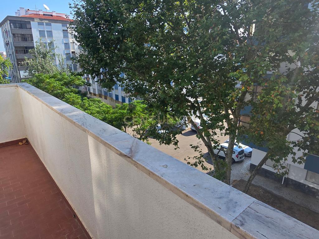 T3 com vista para a Baía do Seixal — Praceta Tomás Marques de Oliveira - Image 19