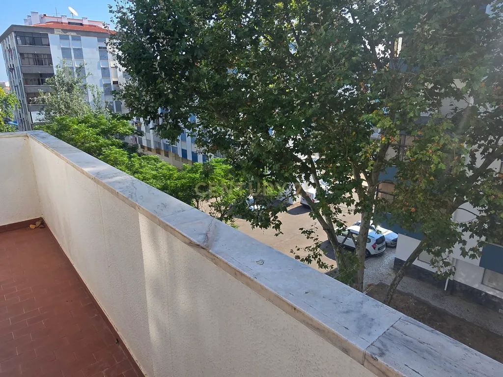 T3 com vista para a Baía do Seixal — Praceta Tomás Marques de Oliveira - Image 19