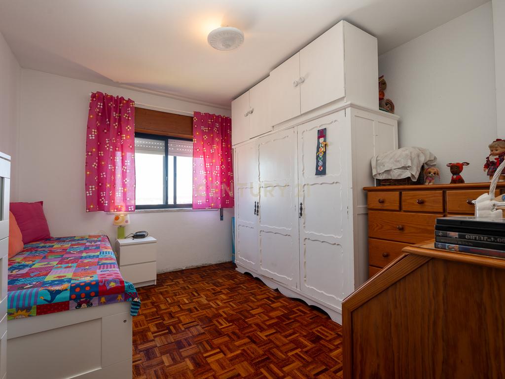 **Fantástico apartamento T4 com arrecadação*** - Image 19
