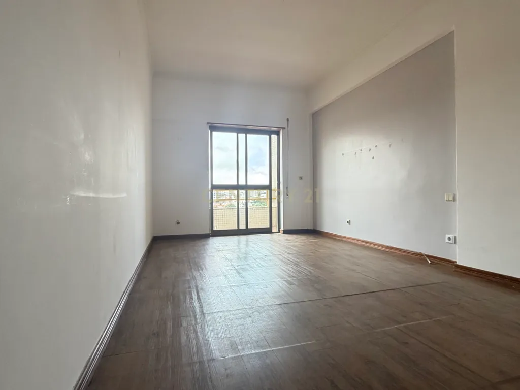 Apartamento T3 com Varandas e Vista Panorâmica no Bonfim, em Setúbal - Image 18