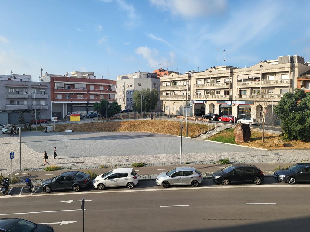  - Image 1