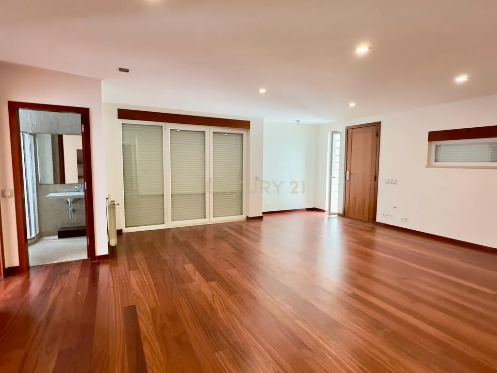 Moradia Independente T6 - Image 7