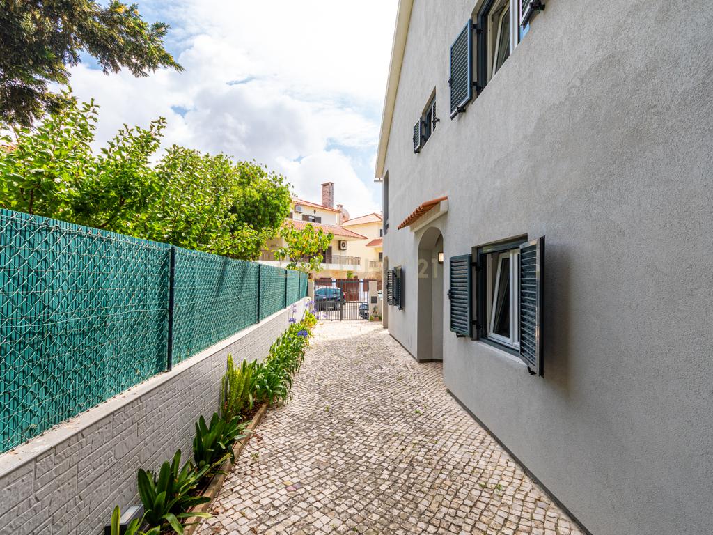 Moradia Unifamiliar T5 em Carcavelos  - Image 48