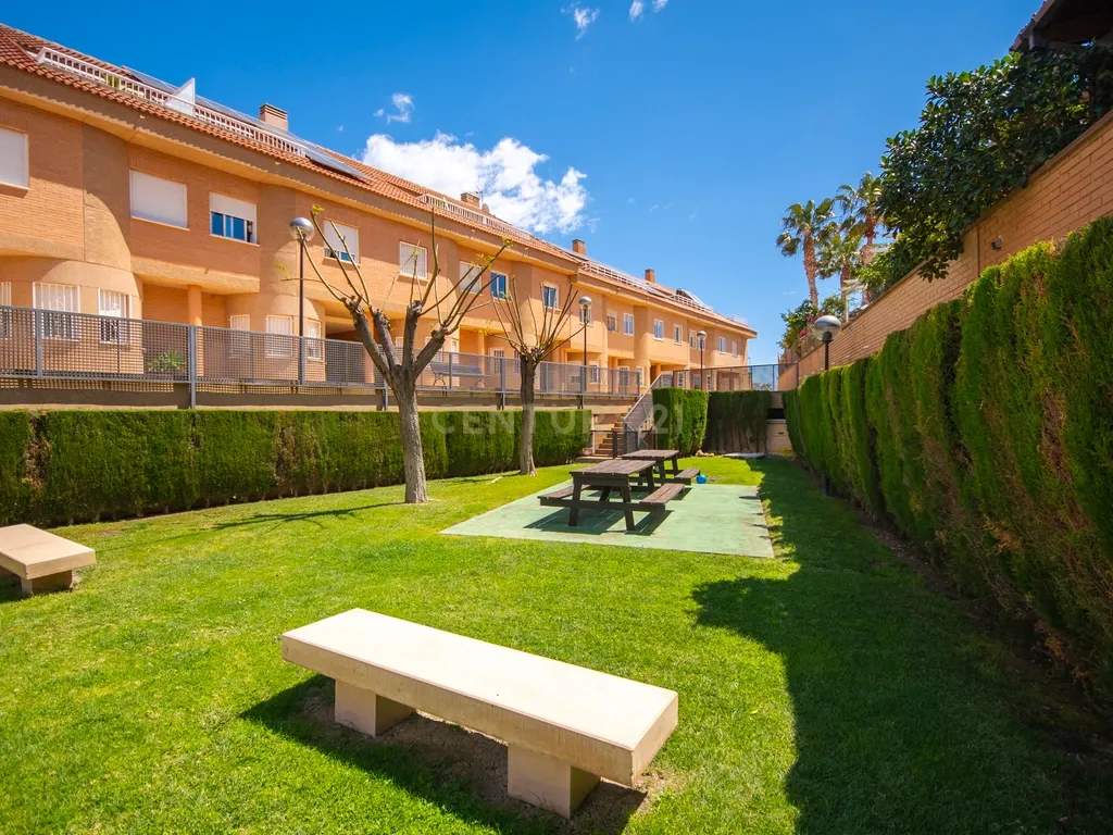 Moradia geminada de esquina em Alicante Golf, espaço, privacidade e qualidade de vida numa das zonas mais exclusivas de Alicante - Image 14