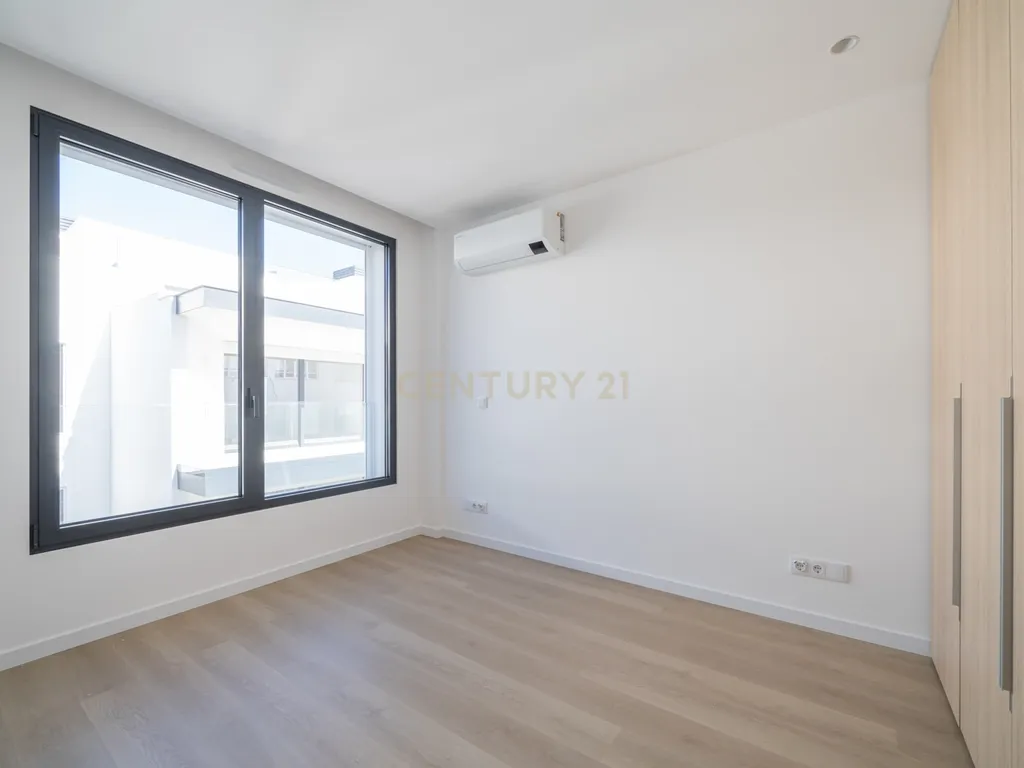 Excelente Penthouse T2 NOVA a 300 metros da praia - Image 17