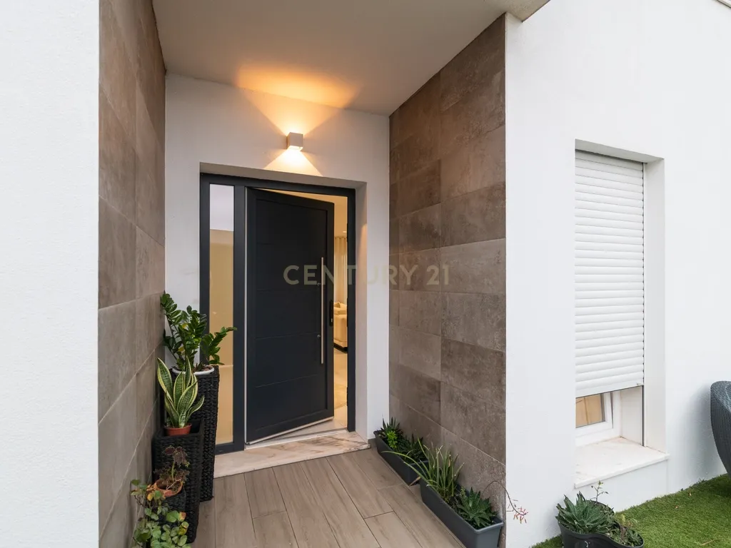 Moderna Moradia T3 em Caneças com Piscina - Image 47