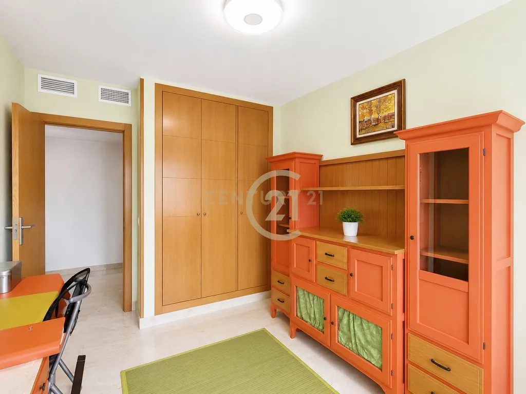 Apartamento em Primeira Linha de Praia com Vistas Frontais para o Mar – 3 Quartos, Garagem e Arrecadação - Image 21