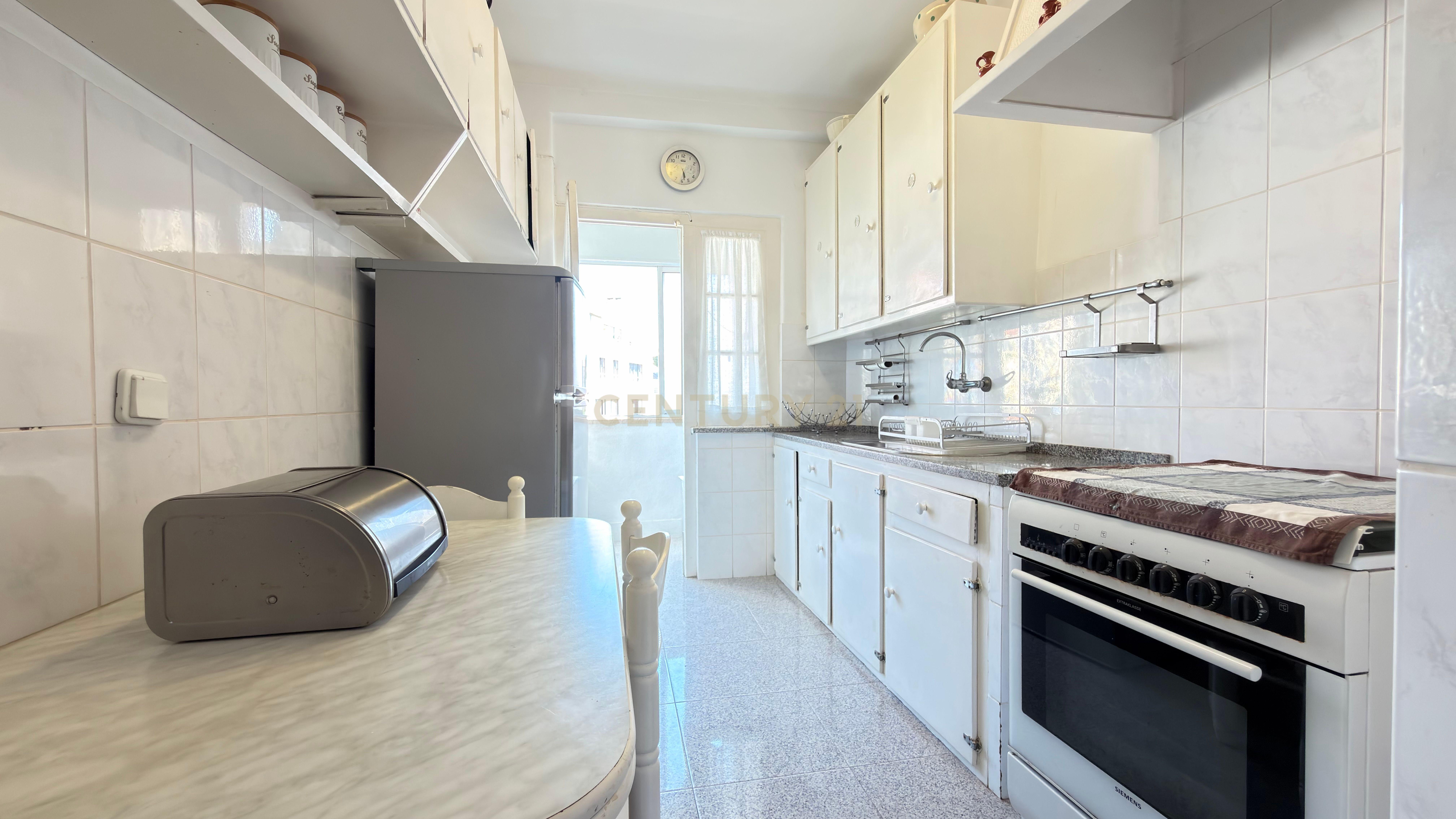 Fotografia 4 de Apartamento T2 para remodelar com vista para o Convento de São Vicente
